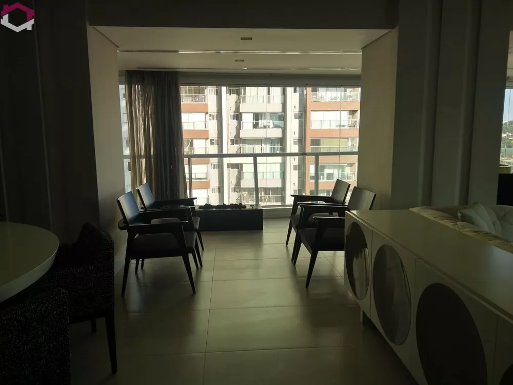 Apartamento à venda com 3 quartos, 230m² - Foto 2