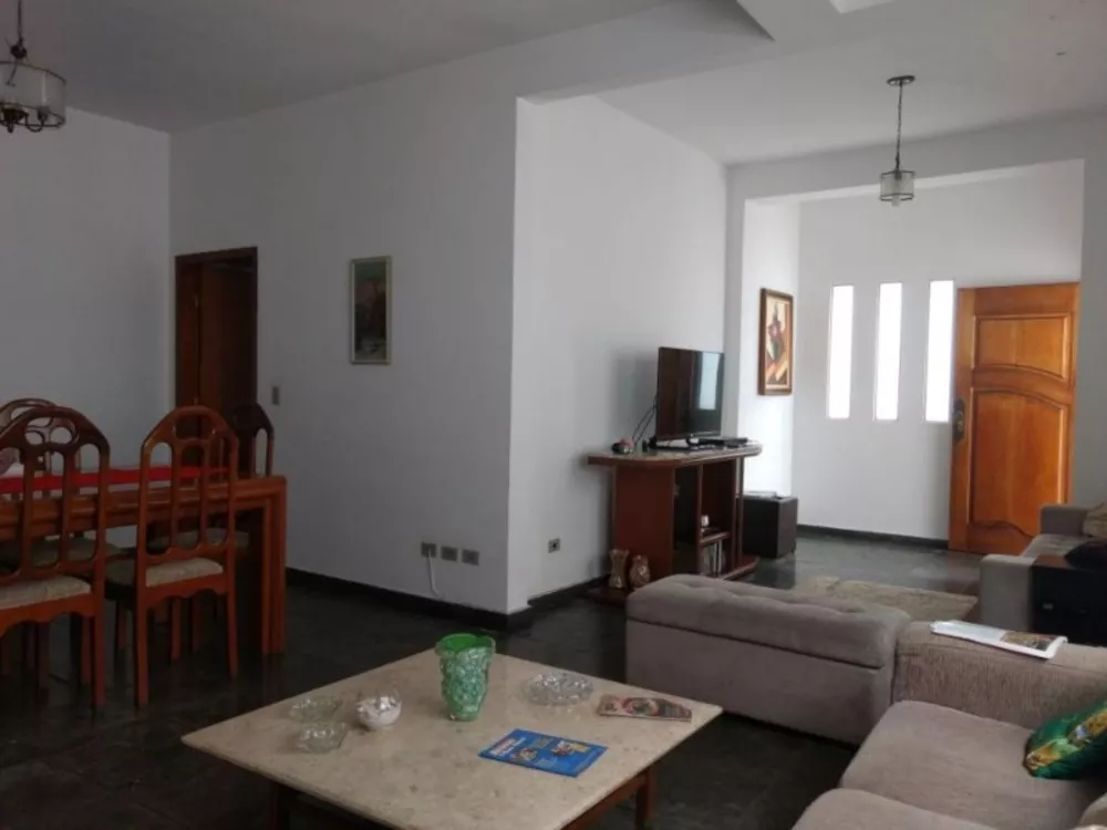 Prédio Inteiro à venda com 4 quartos, 180m² - Foto 1