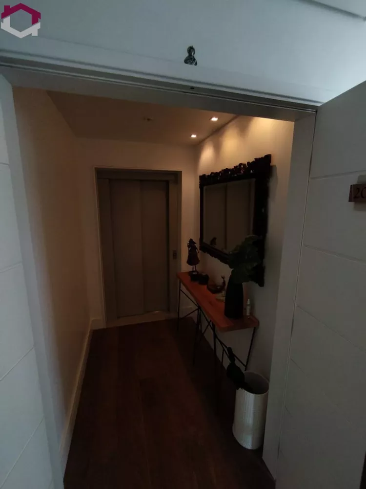 Apartamento à venda com 4 quartos, 215m² - Foto 2