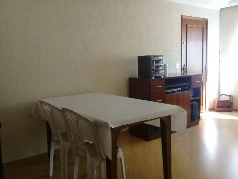 Apartamento à venda com 2 quartos, 62m² - Foto 3