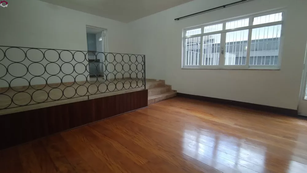 Casa à venda com 4 quartos, 310m² - Foto 2