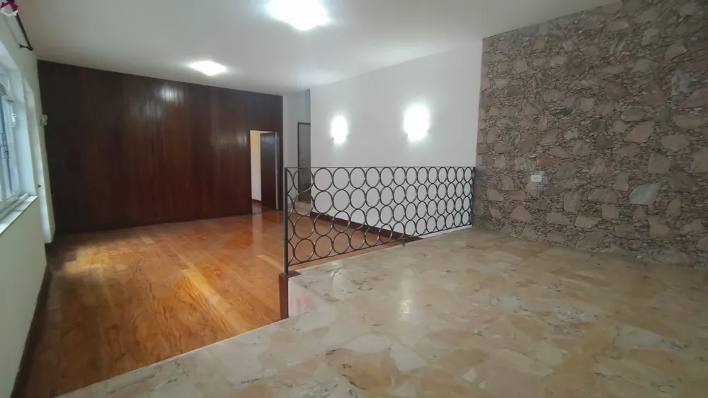 Casa à venda com 4 quartos, 310m² - Foto 3