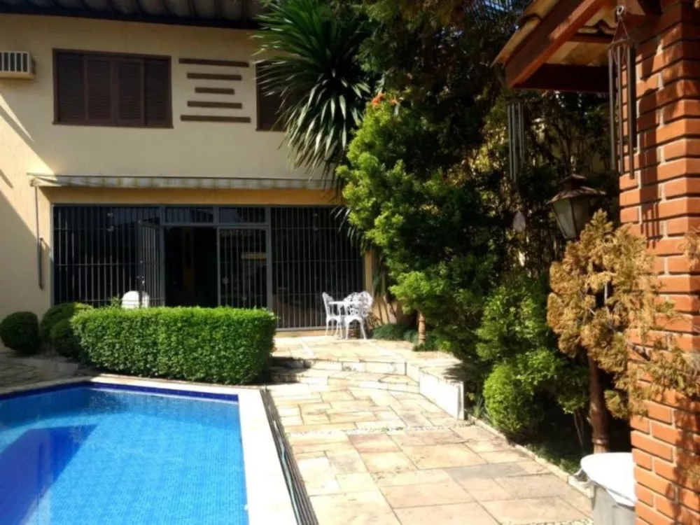 Sobrado à venda com 4 quartos, 250m² - Foto 2