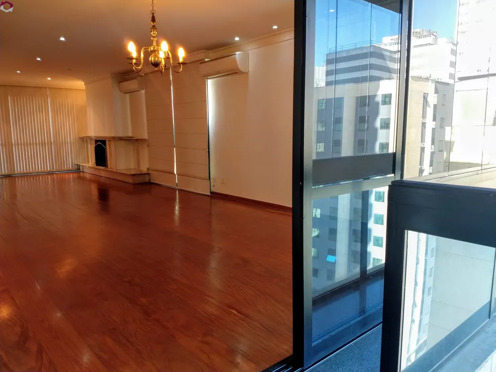 Apartamento à venda com 4 quartos, 240m² - Foto 6