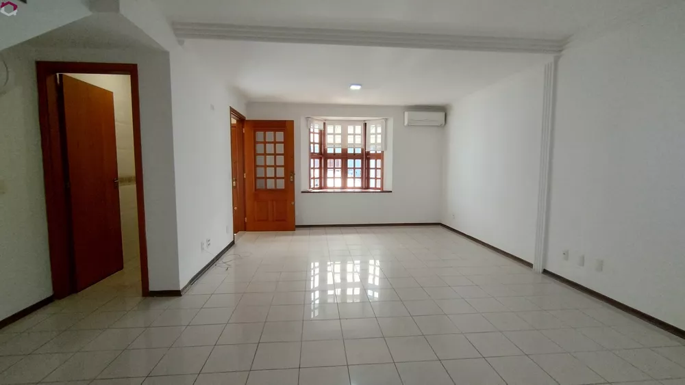 Casa à venda com 3 quartos, 140m² - Foto 4