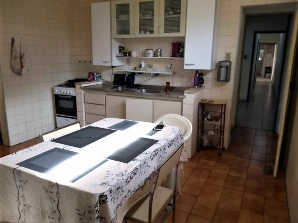 Casa à venda com 2 quartos, 250m² - Foto 4