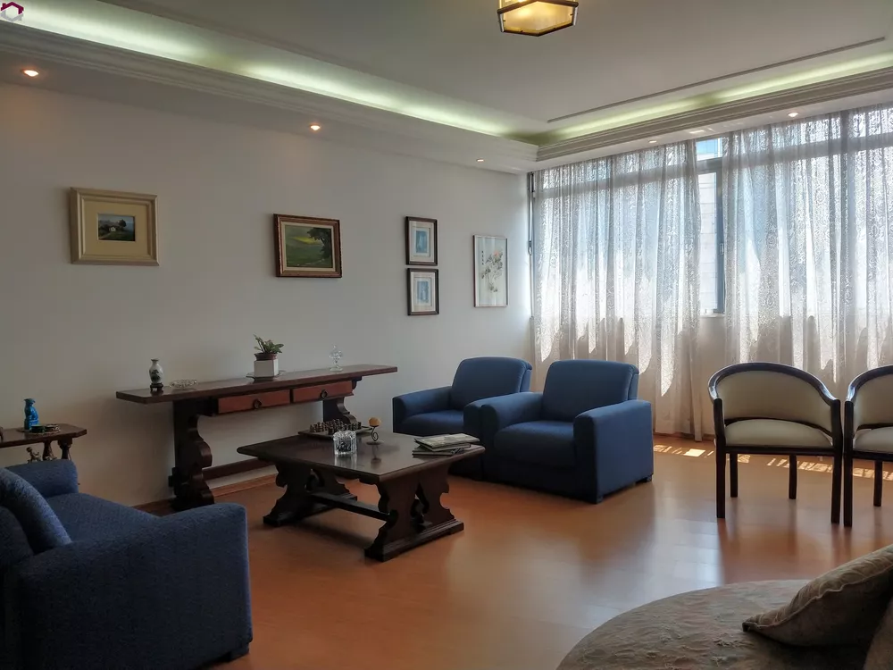 Apartamento à venda com 4 quartos, 185m² - Foto 1