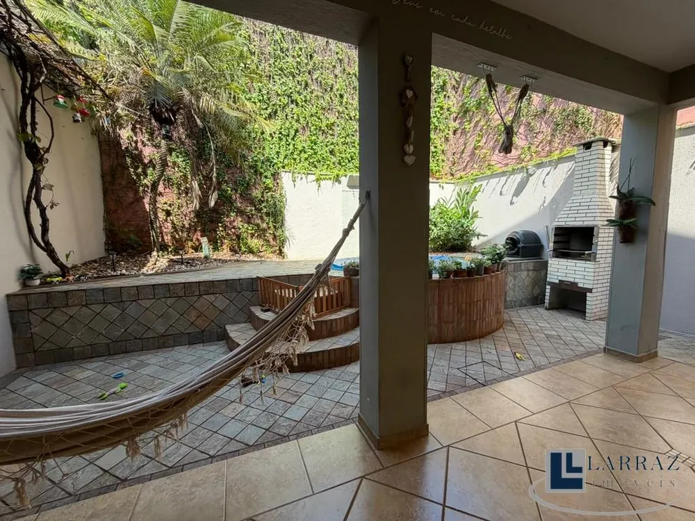 Casa, 3 quartos, 210 m² - Foto 1
