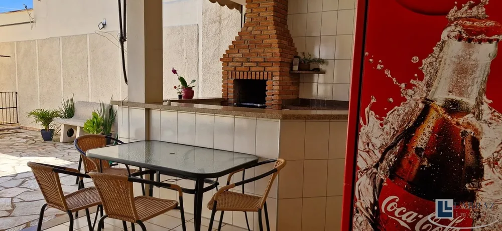 Casa, 4 quartos, 261 m² - Foto 2