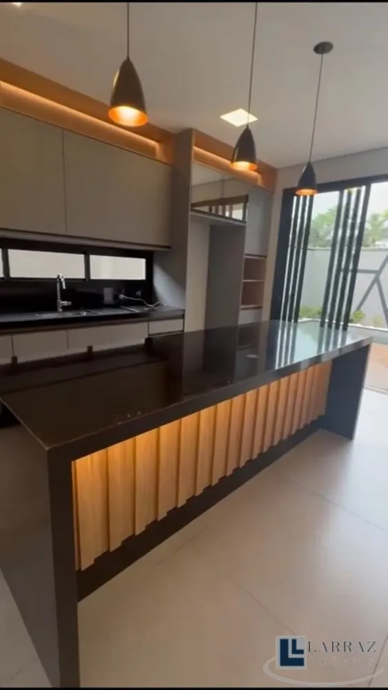 Casa, 3 quartos, 193 m² - Foto 1