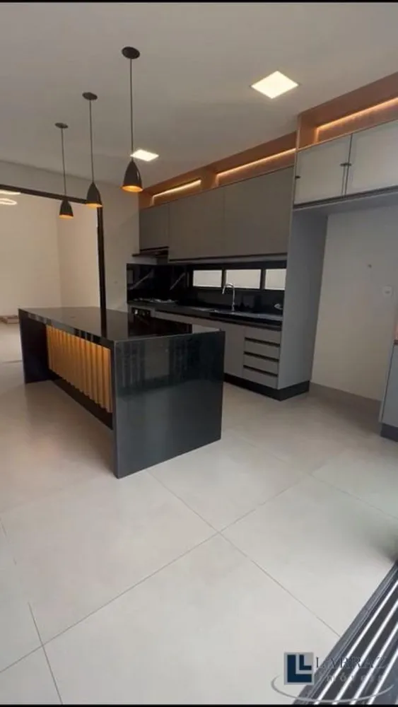 Casa, 3 quartos, 193 m² - Foto 3