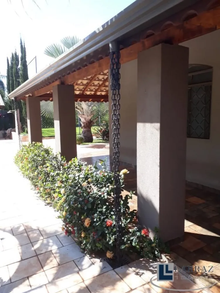 Chácara, 4 quartos, 2500 m² - Foto 1