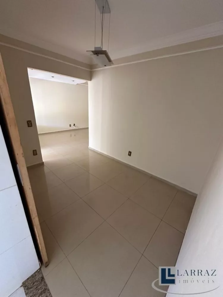 Casa, 4 quartos, 250 m² - Foto 3