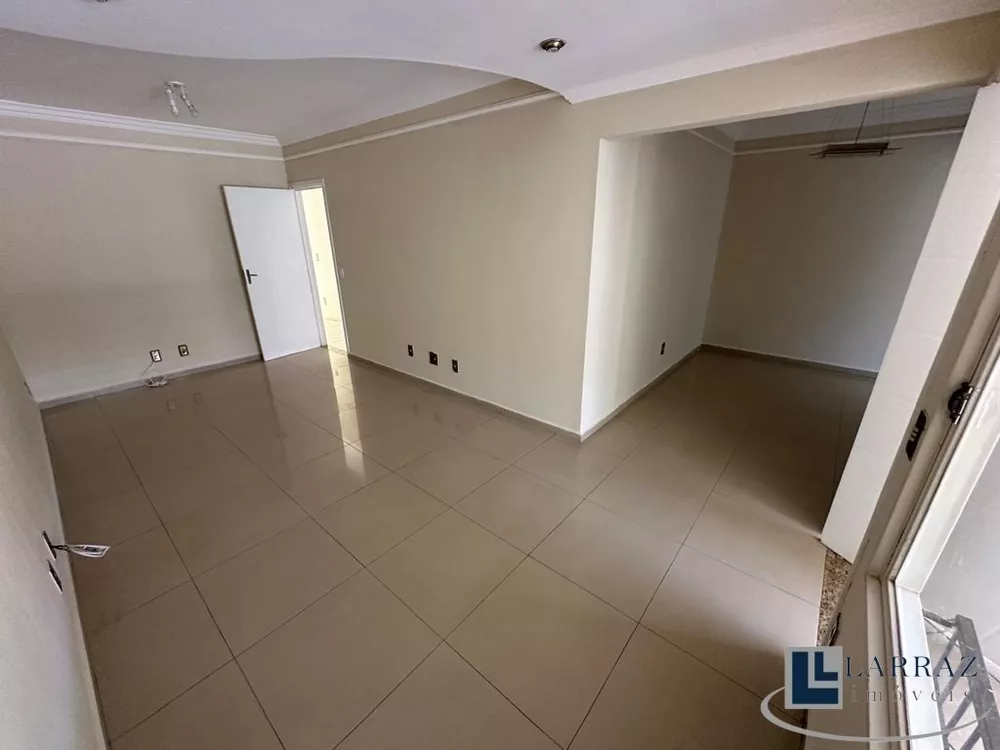 Casa, 4 quartos, 250 m² - Foto 1