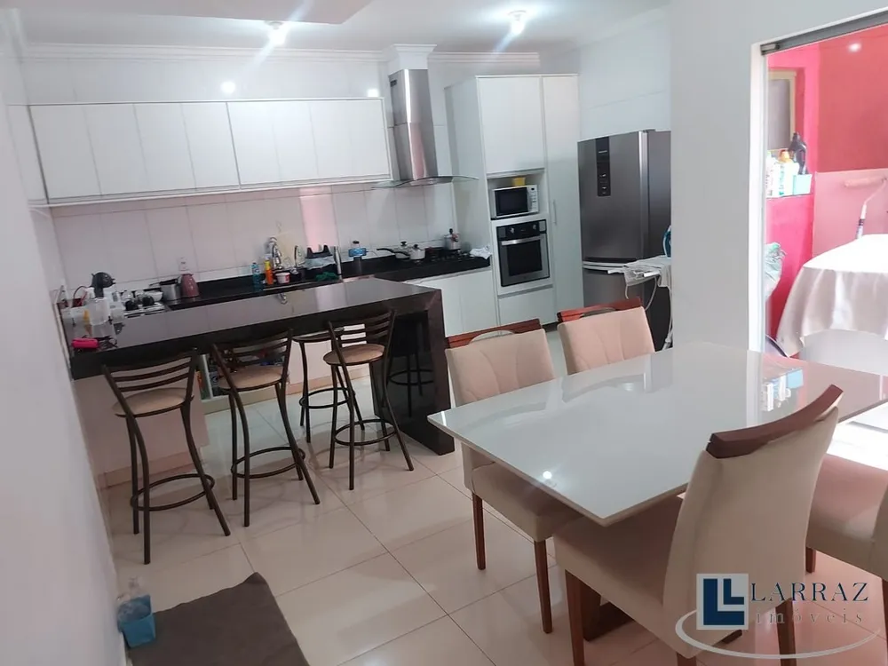 Casa, 3 quartos, 250 m² - Foto 4