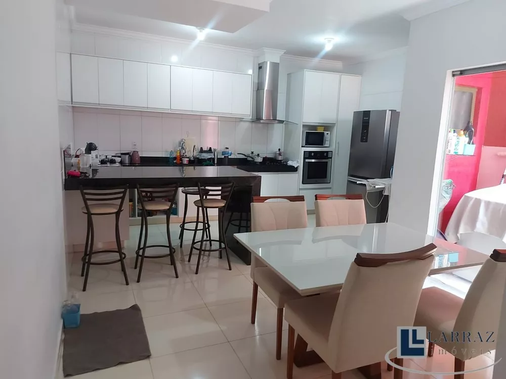 Casa, 3 quartos, 250 m² - Foto 7