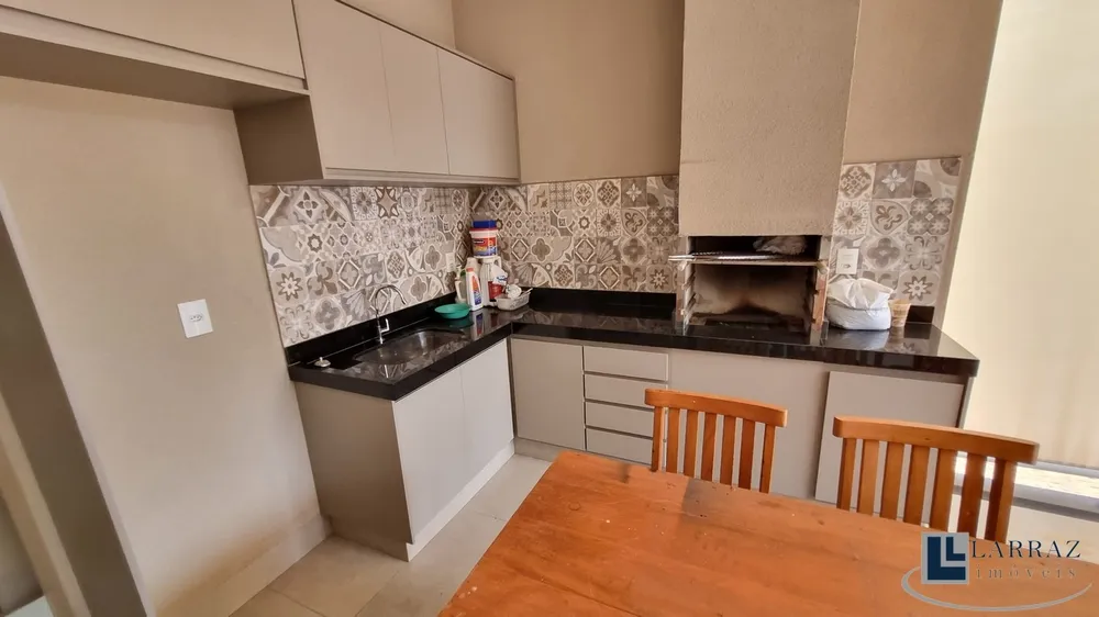 Casa, 3 quartos, 231 m² - Foto 2