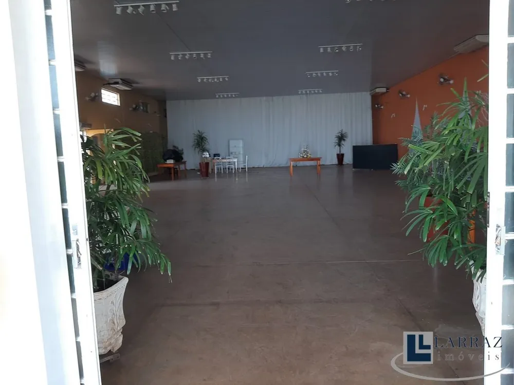 Loja-Salão, 605 m² - Foto 1