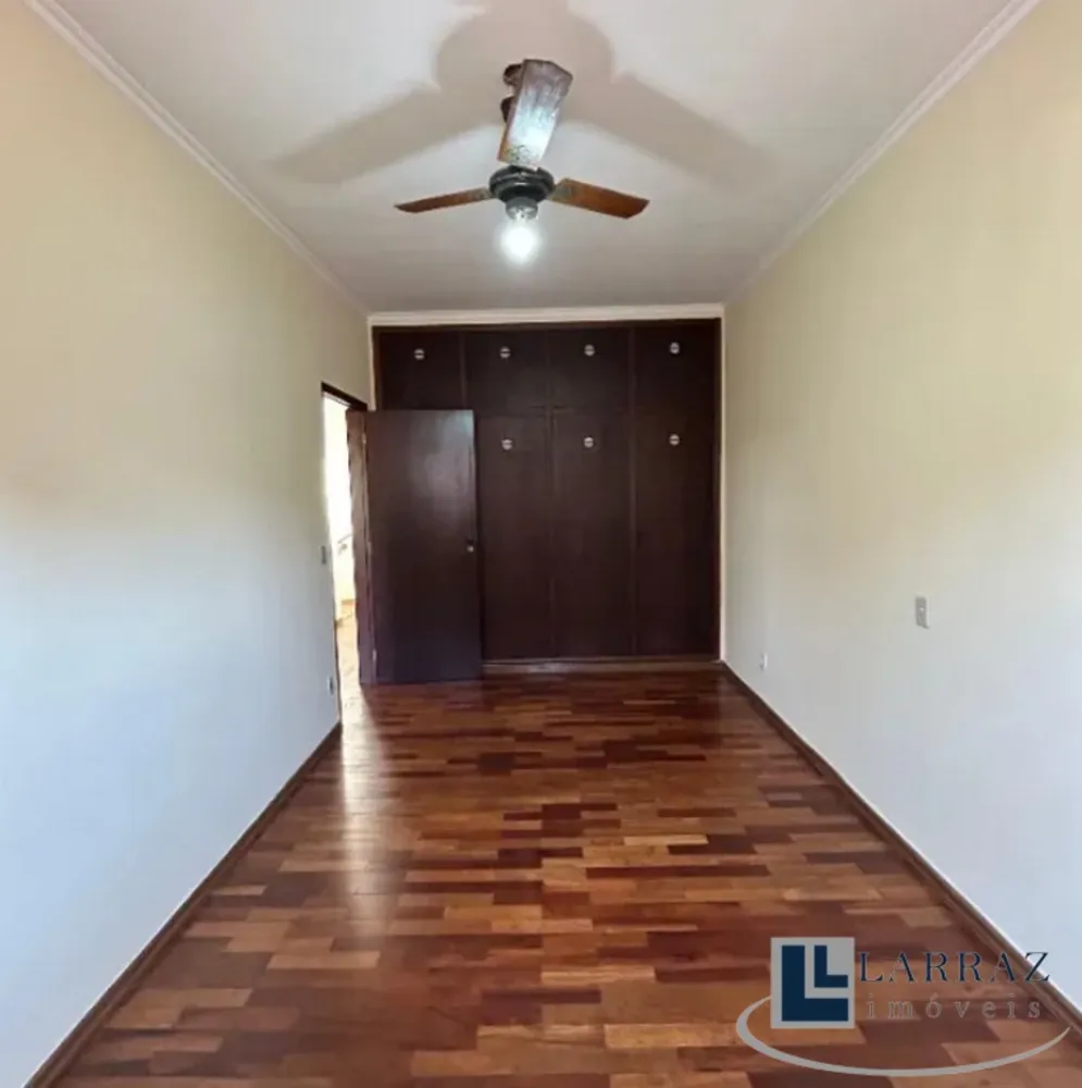 Casa, 4 quartos, 262 m² - Foto 1