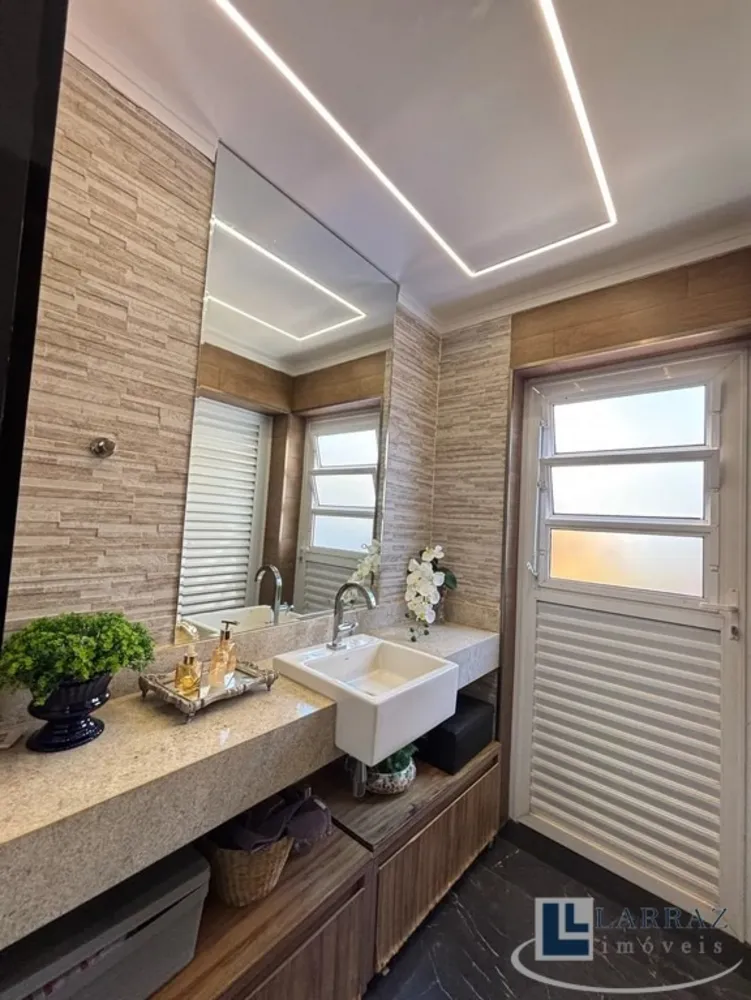 Casa, 3 quartos, 280 m² - Foto 1