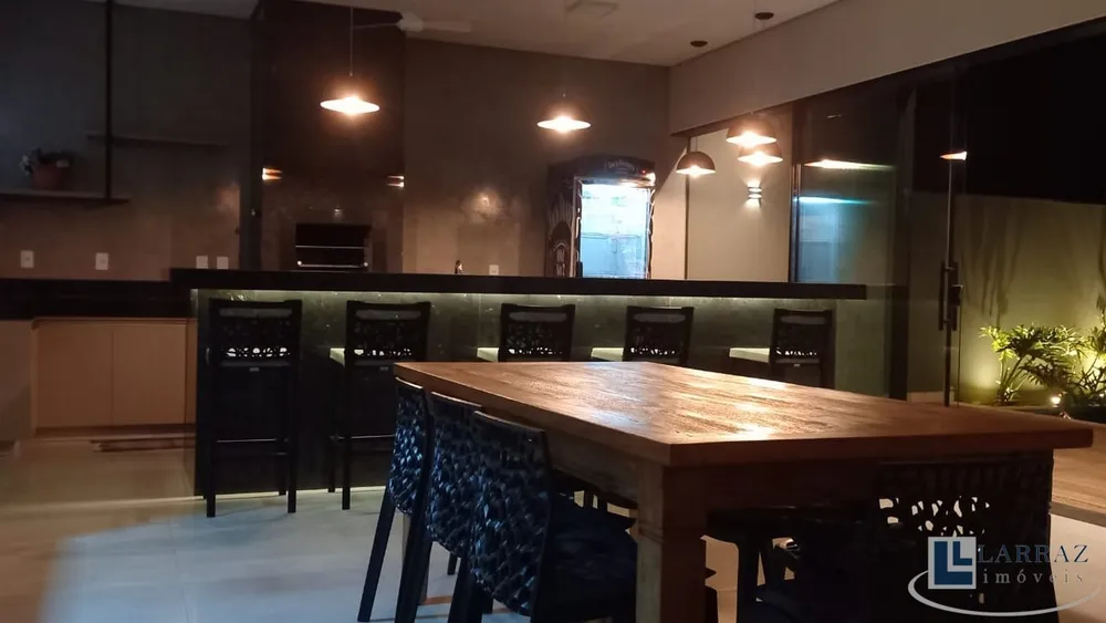 Casa, 4 quartos, 220 m² - Foto 3