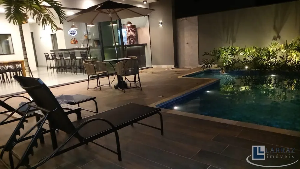 Casa, 4 quartos, 220 m² - Foto 1