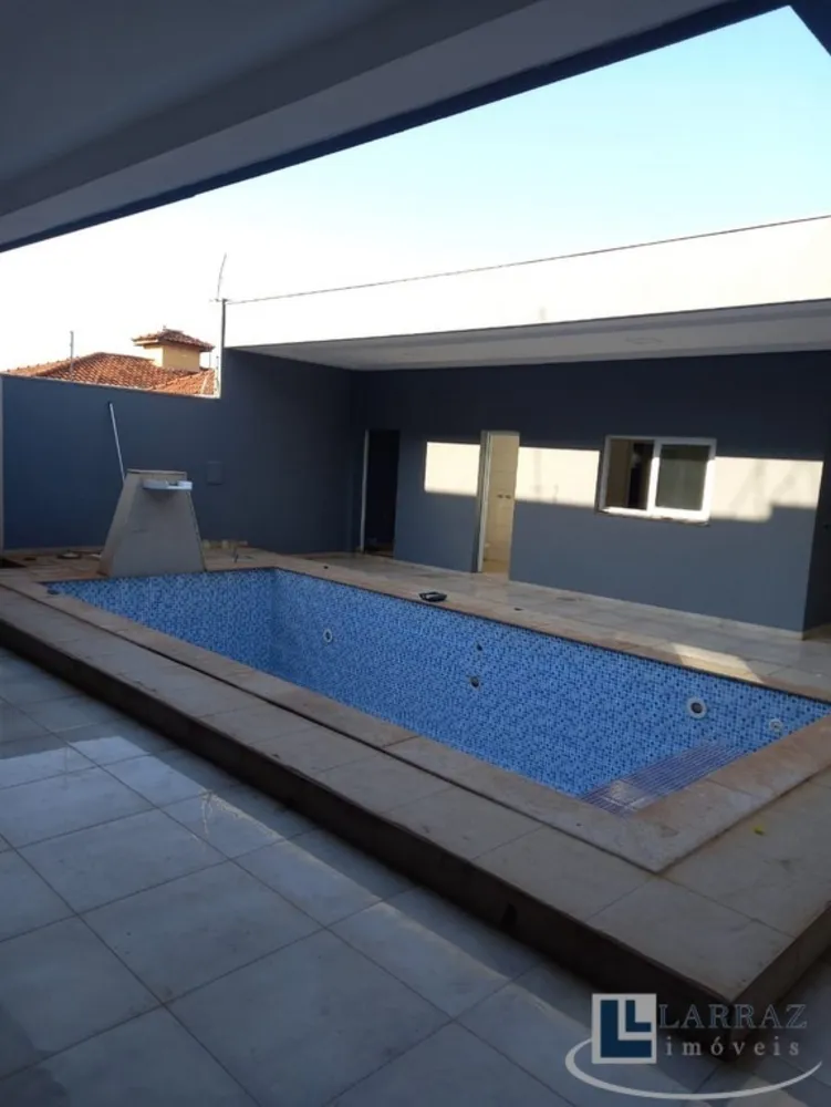 Casa, 4 quartos, 272 m² - Foto 1