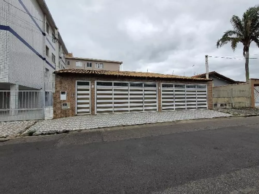 Casa, 3 quartos, 215 m² - Foto 1