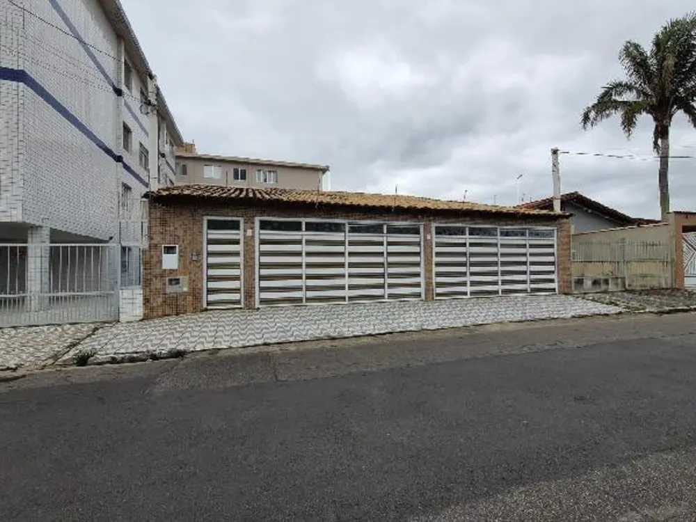 Casa, 3 quartos, 215 m² - Foto 1