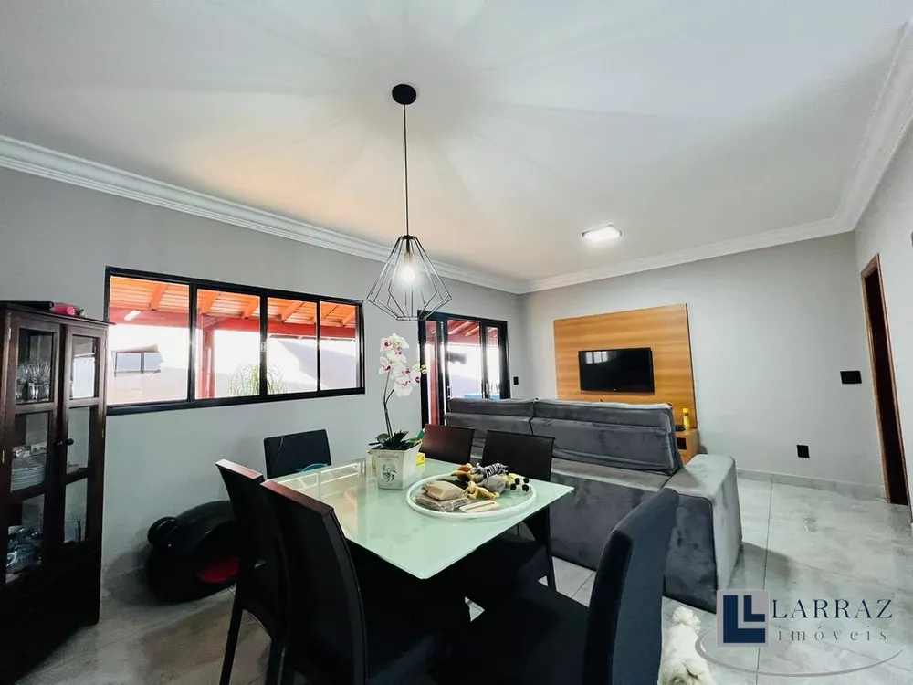 Casa, 3 quartos, 225 m² - Foto 1