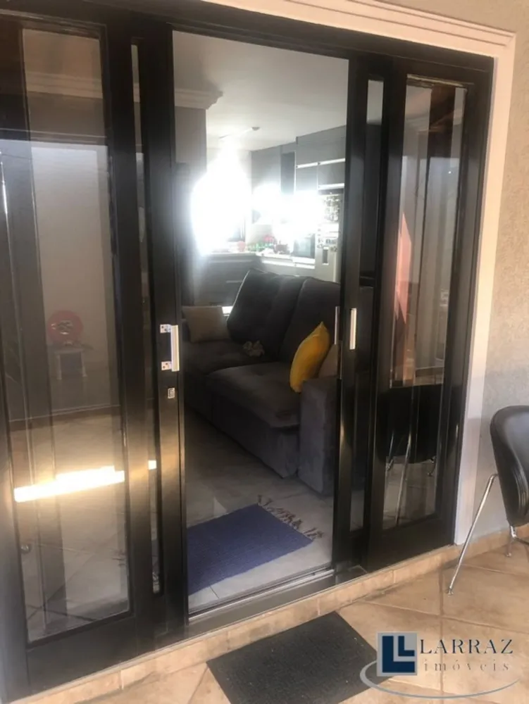 Casa, 3 quartos, 225 m² - Foto 2
