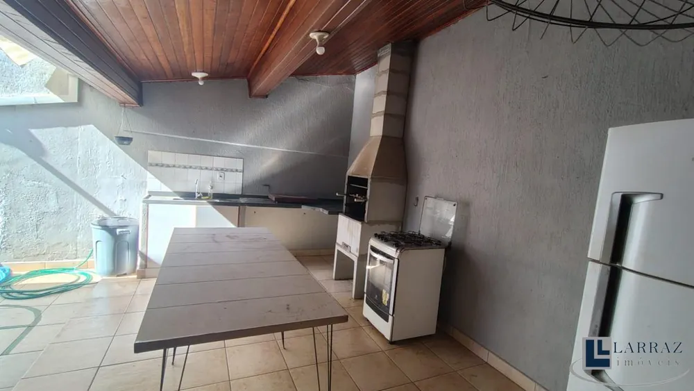 Casa, 3 quartos, 196 m² - Foto 1