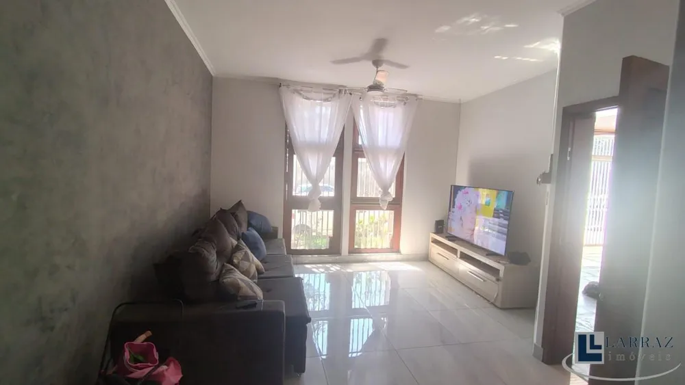 Casa, 3 quartos, 196 m² - Foto 2