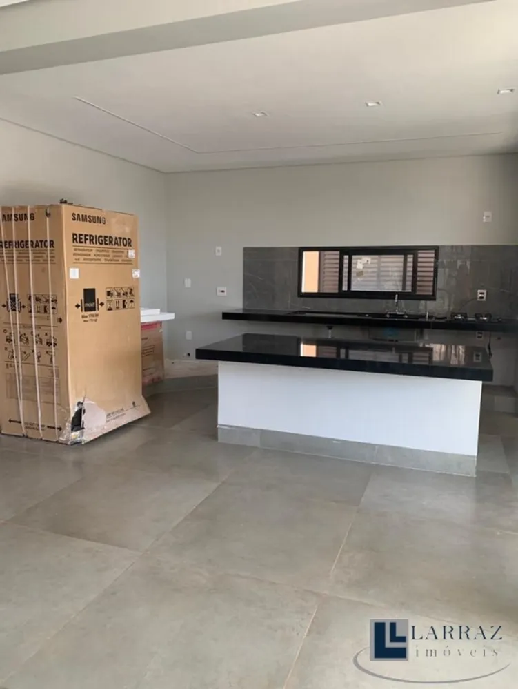 Casa, 3 quartos, 295 m² - Foto 1