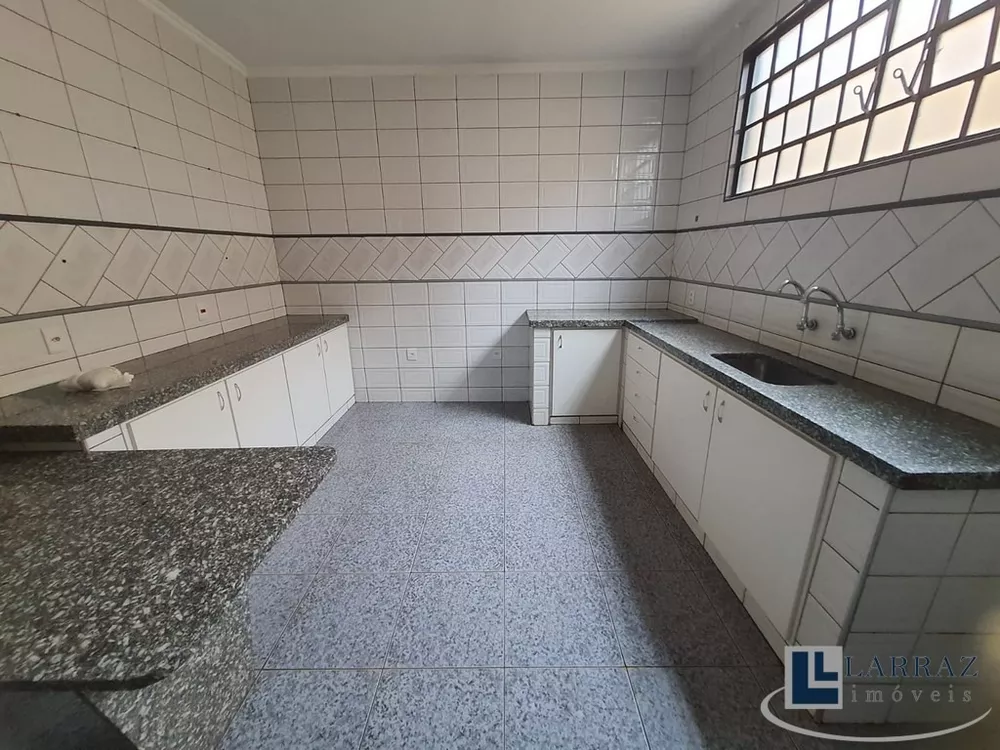 Casa, 5 quartos, 220 m² - Foto 9