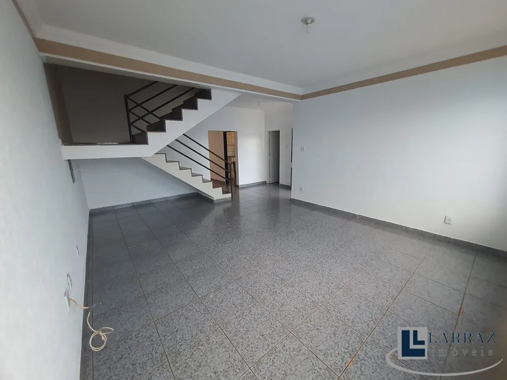 Casa, 5 quartos, 220 m² - Foto 4