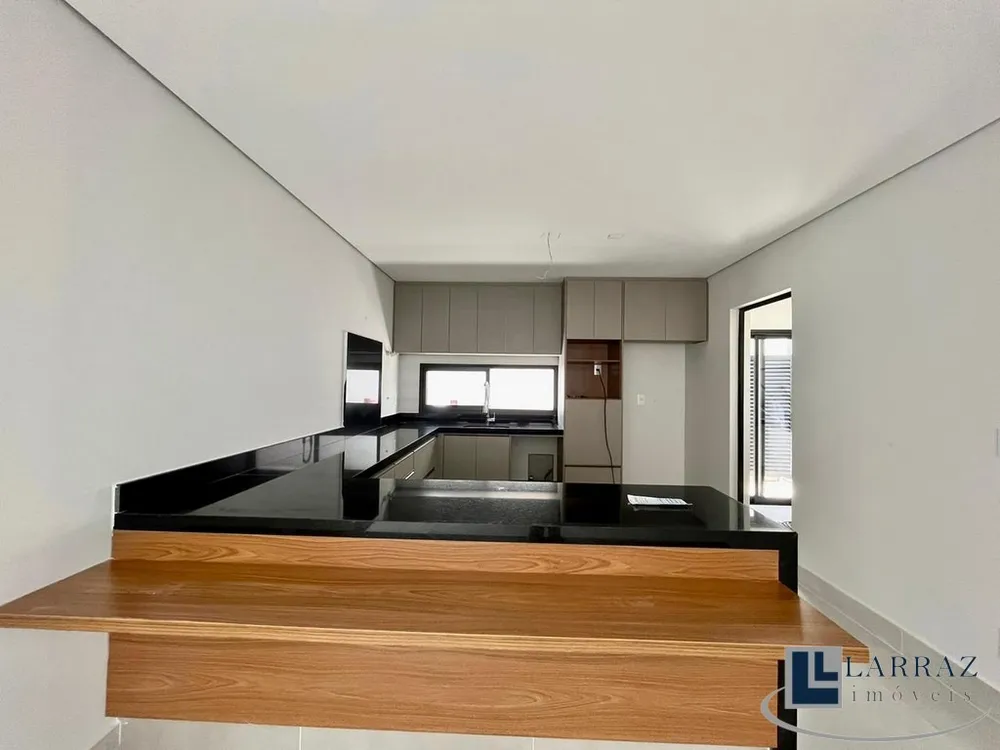 Casa, 3 quartos, 210 m² - Foto 1