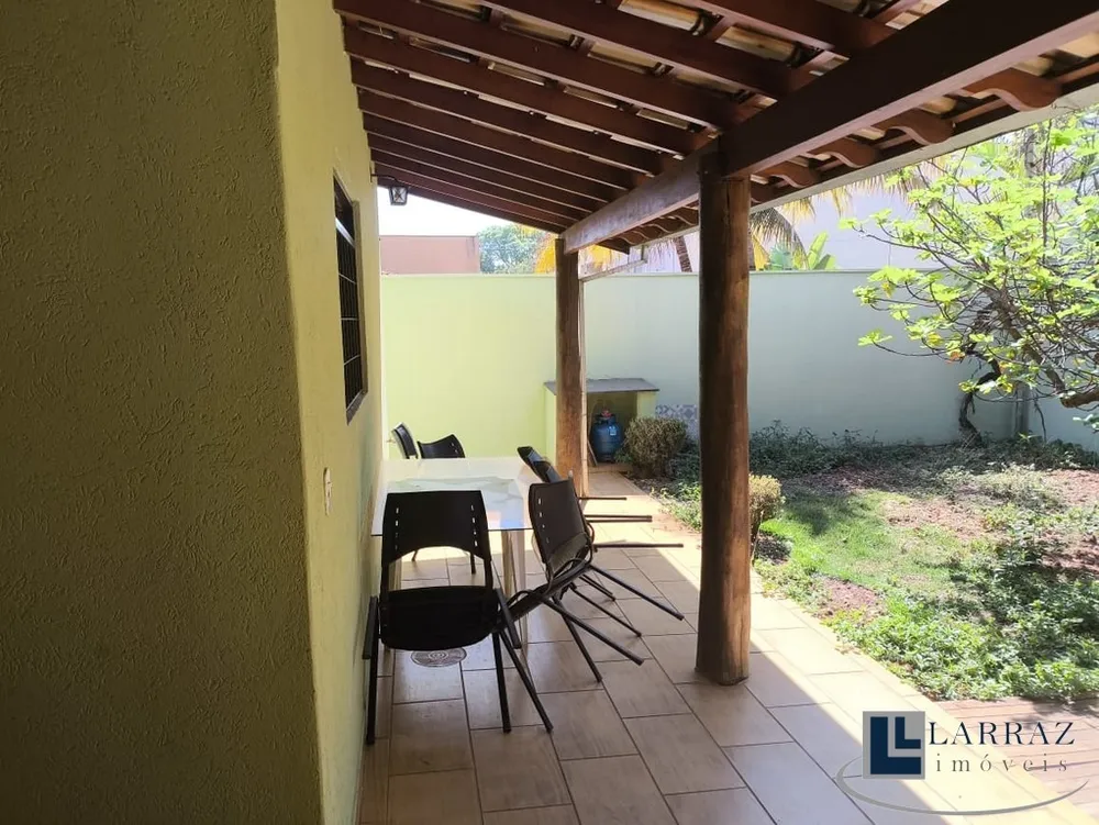 Casa, 3 quartos, 185 m² - Foto 2