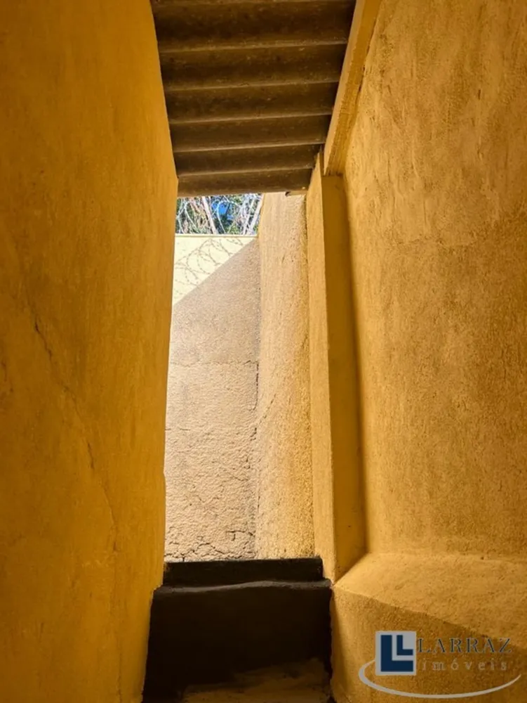 Casa, 6 quartos, 223 m² - Foto 1