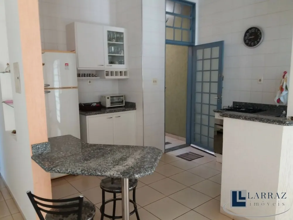 Casa, 4 quartos, 182 m² - Foto 3