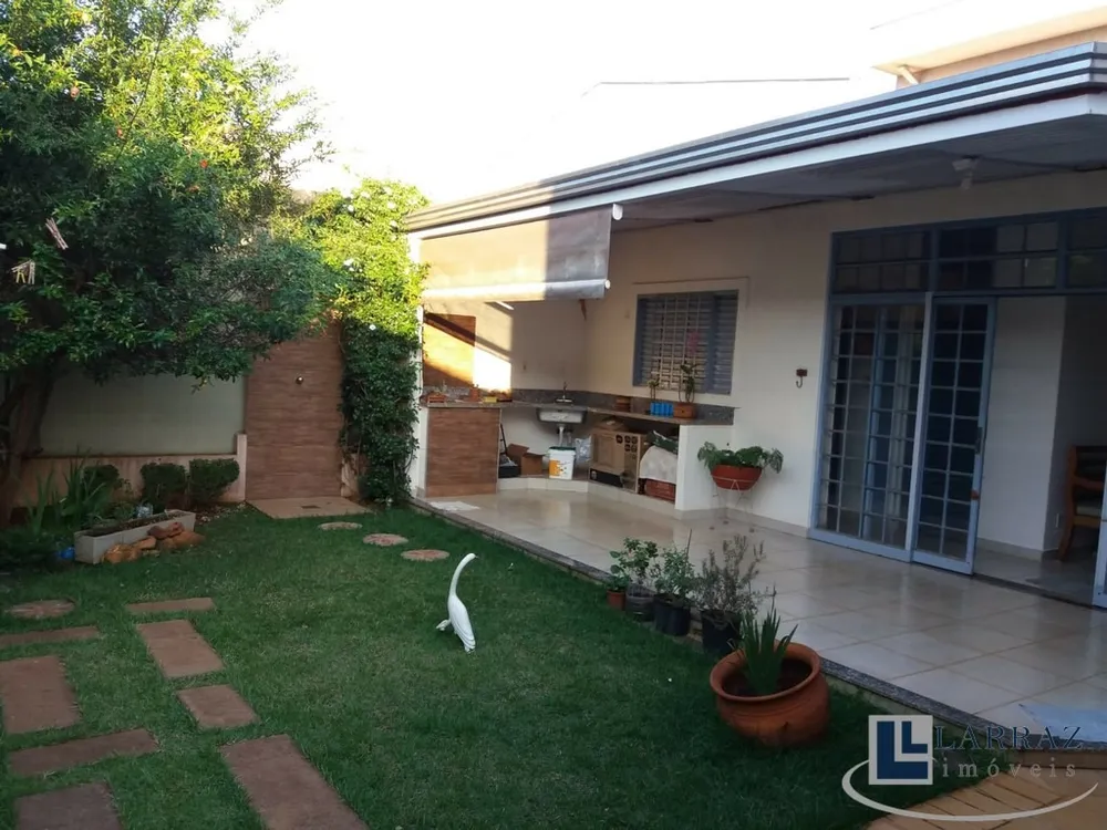 Casa, 4 quartos, 182 m² - Foto 1