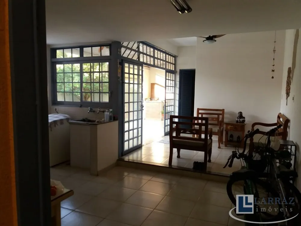 Casa, 4 quartos, 182 m² - Foto 4