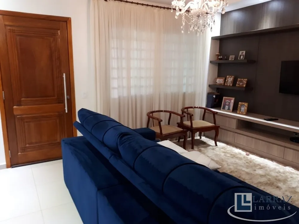 Casa, 4 quartos, 166 m² - Foto 1