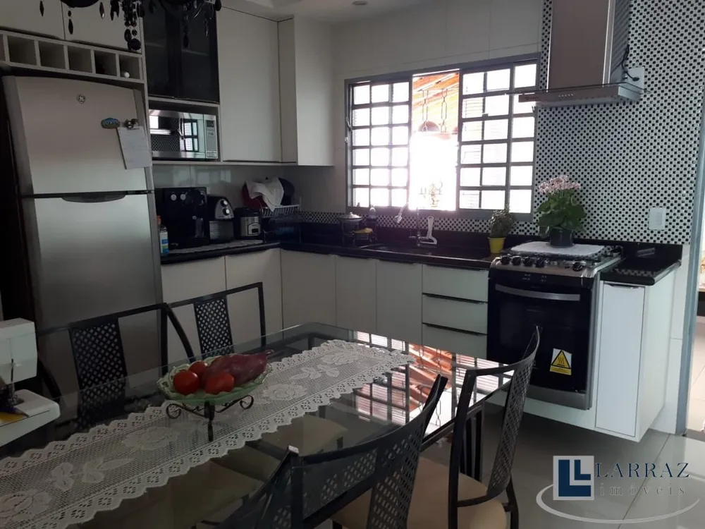 Casa, 4 quartos, 166 m² - Foto 4