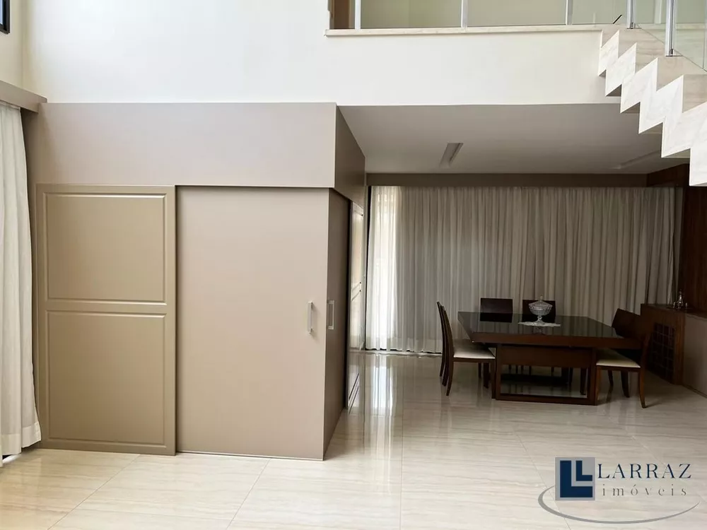 Casa, 3 quartos, 305 m² - Foto 1