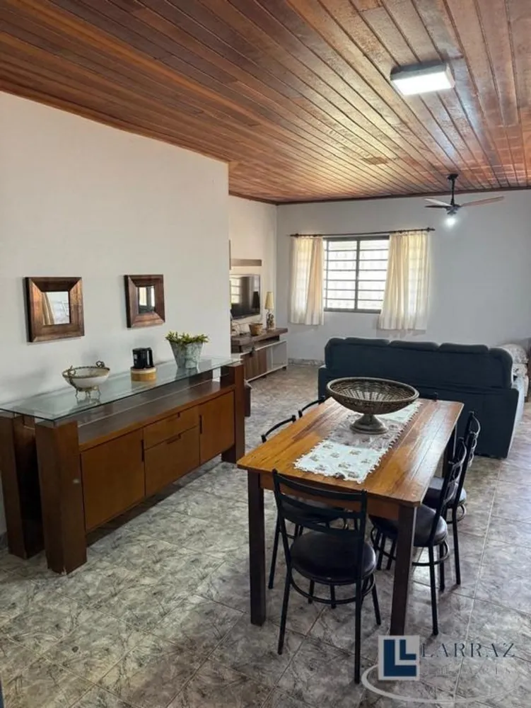 Sítio, 3 quartos, 200 m² - Foto 2