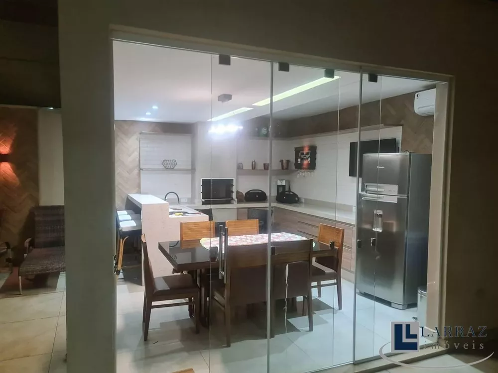 Casa, 3 quartos, 230 m² - Foto 1