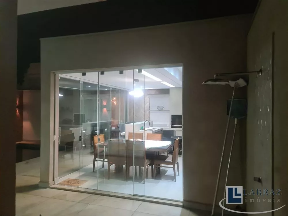 Casa, 3 quartos, 230 m² - Foto 4