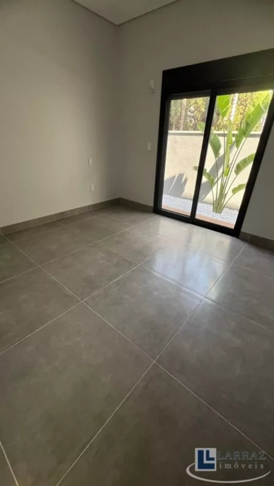 Casa, 3 quartos, 196 m² - Foto 1