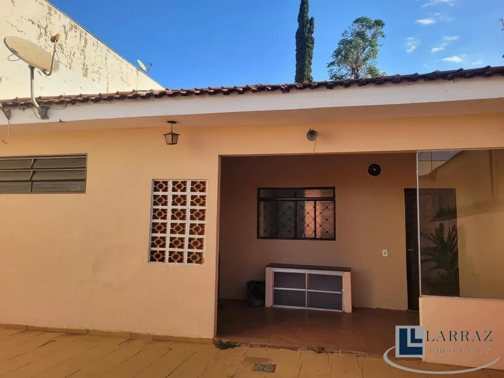 Casa, 3 quartos, 200 m² - Foto 2